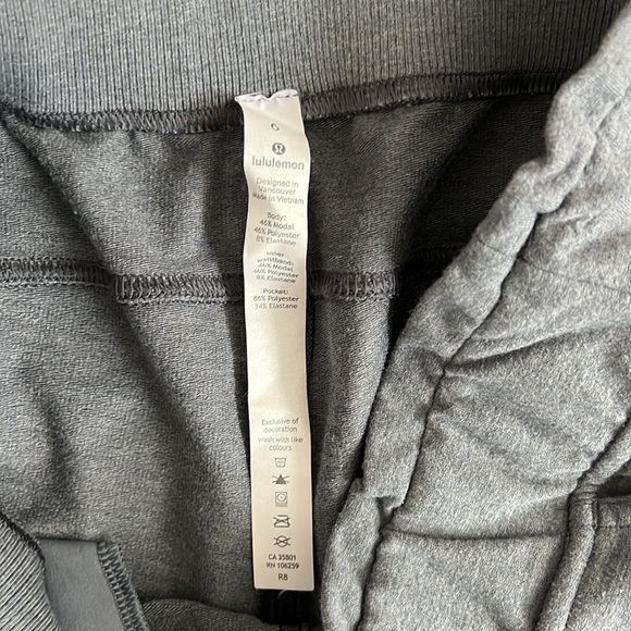 Lululemon Hello Sunday Crop - Picture 4 of 9